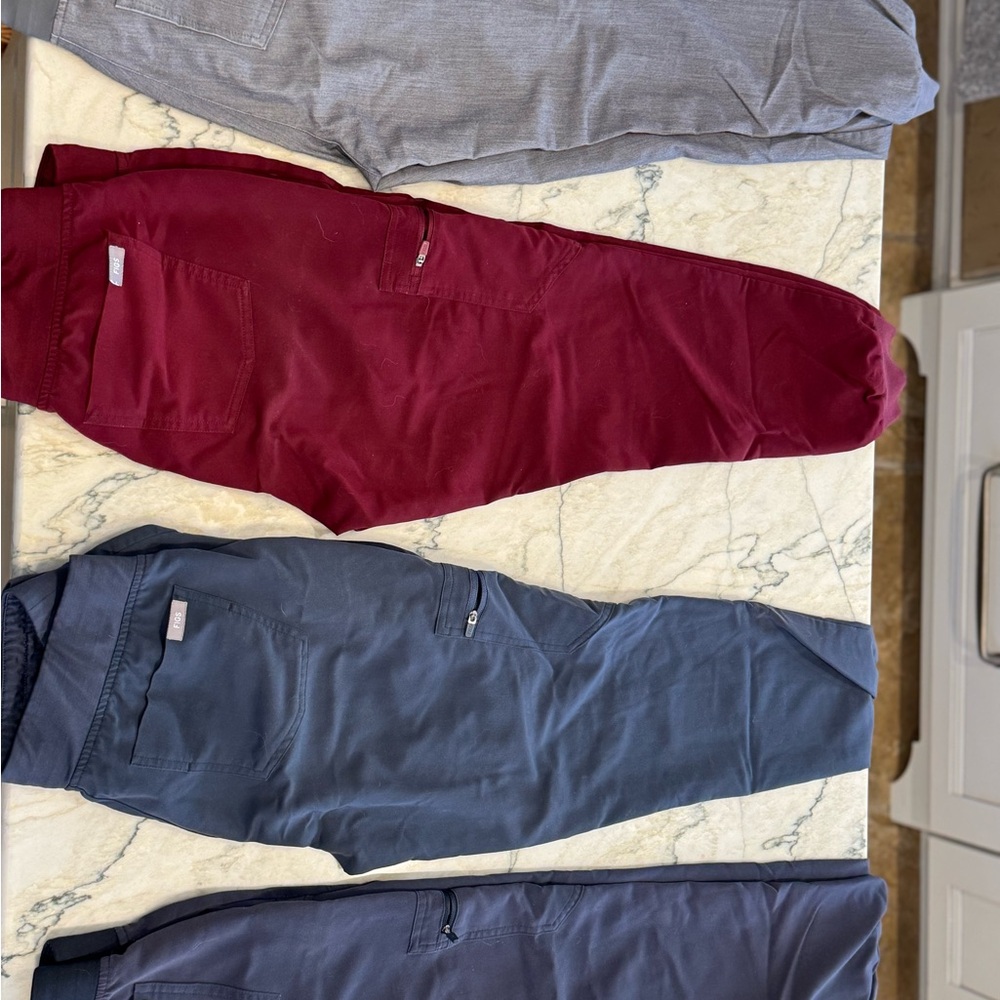 Fig Zamora jogger scrub pants lightly worn